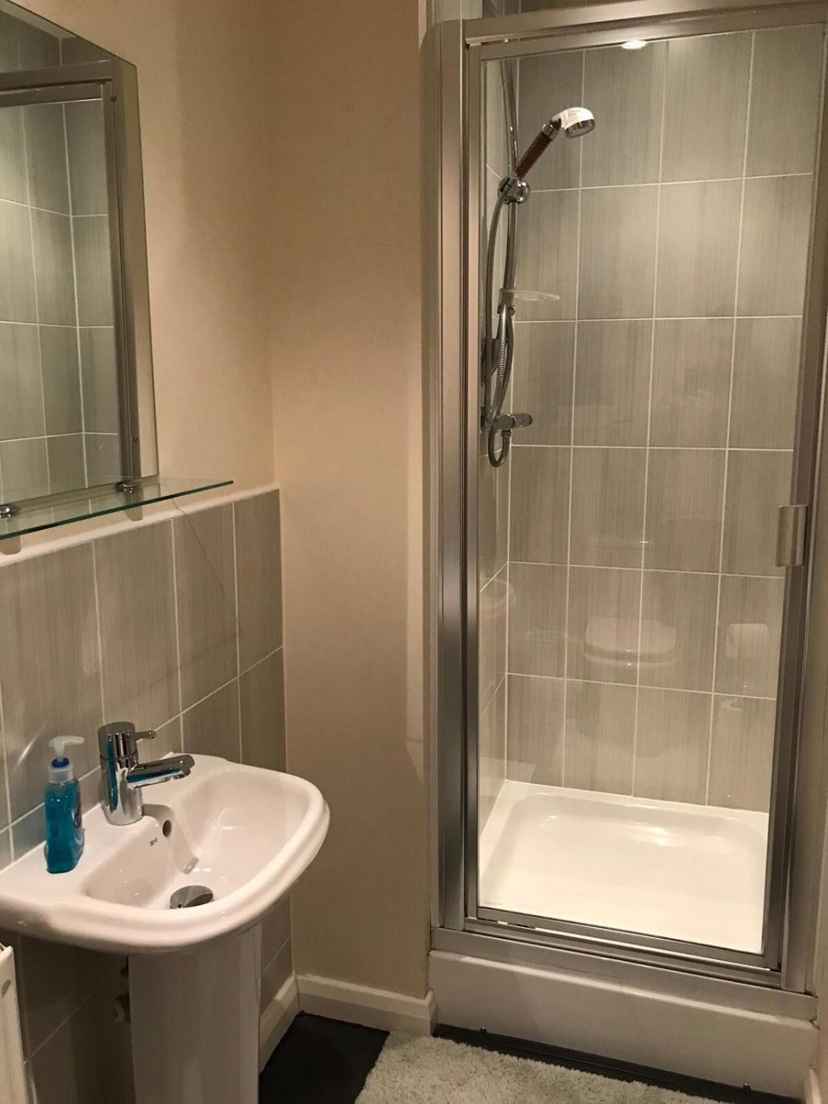 Comfortable 3-Storey House With Free Car Parking Manchester Ngoại thất bức ảnh