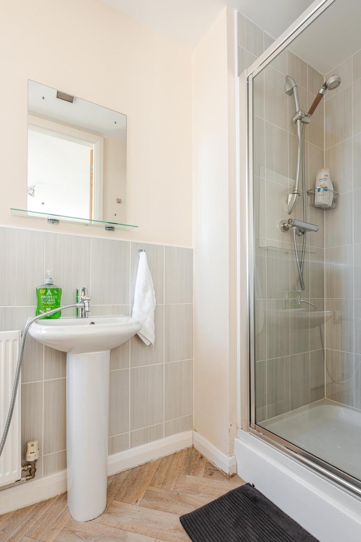 Comfortable 3-Storey House With Free Car Parking Manchester Ngoại thất bức ảnh