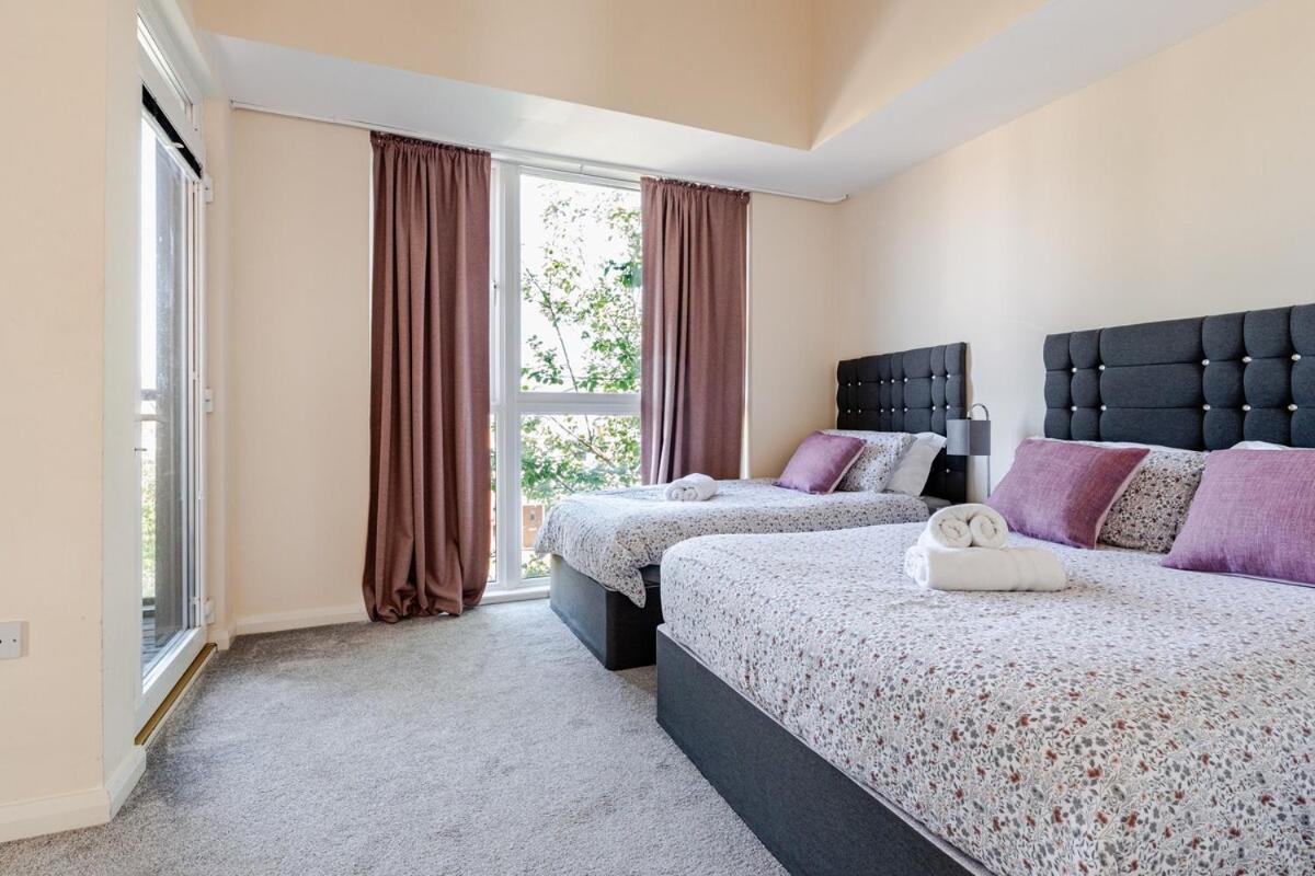Comfortable 3-Storey House With Free Car Parking Manchester Ngoại thất bức ảnh